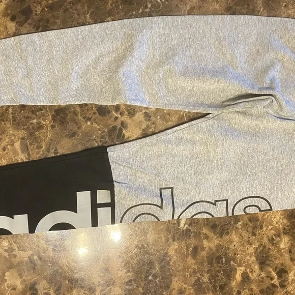 NWOT-Adidas Girls Leggings - Picture 3 of 4
